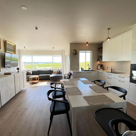 Cozy And Centrally Located In